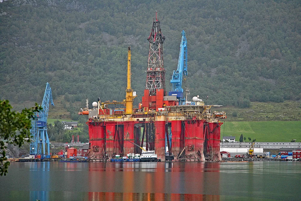 Offshore platform in a Norwegian fjord during maintenance